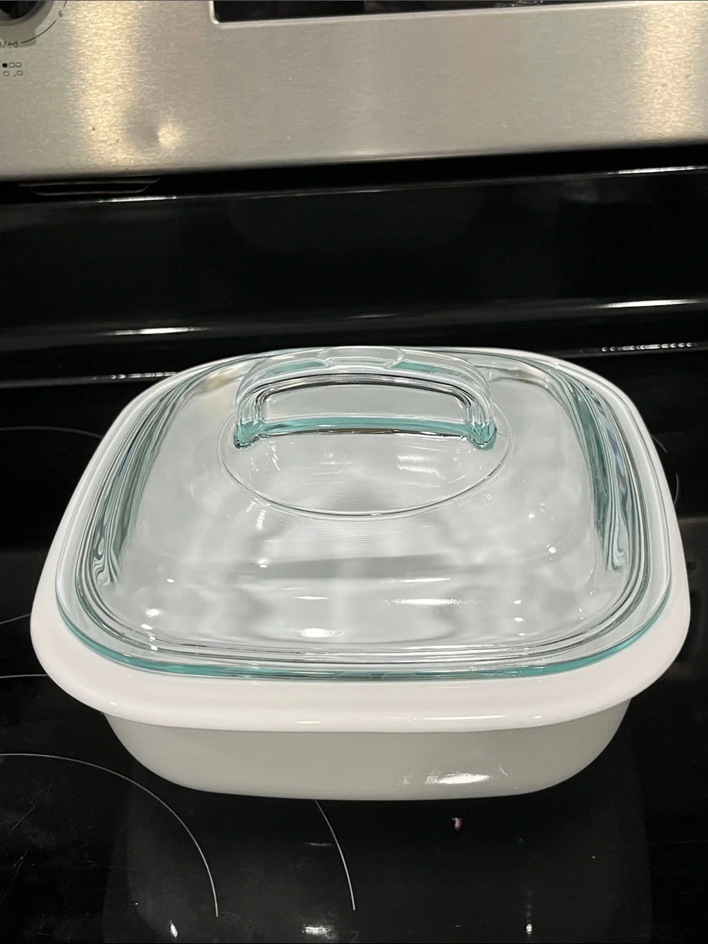 Corningware Simply Lite White Ceramic Casserole with Clear Glass Lid 2.5 qt 7x7